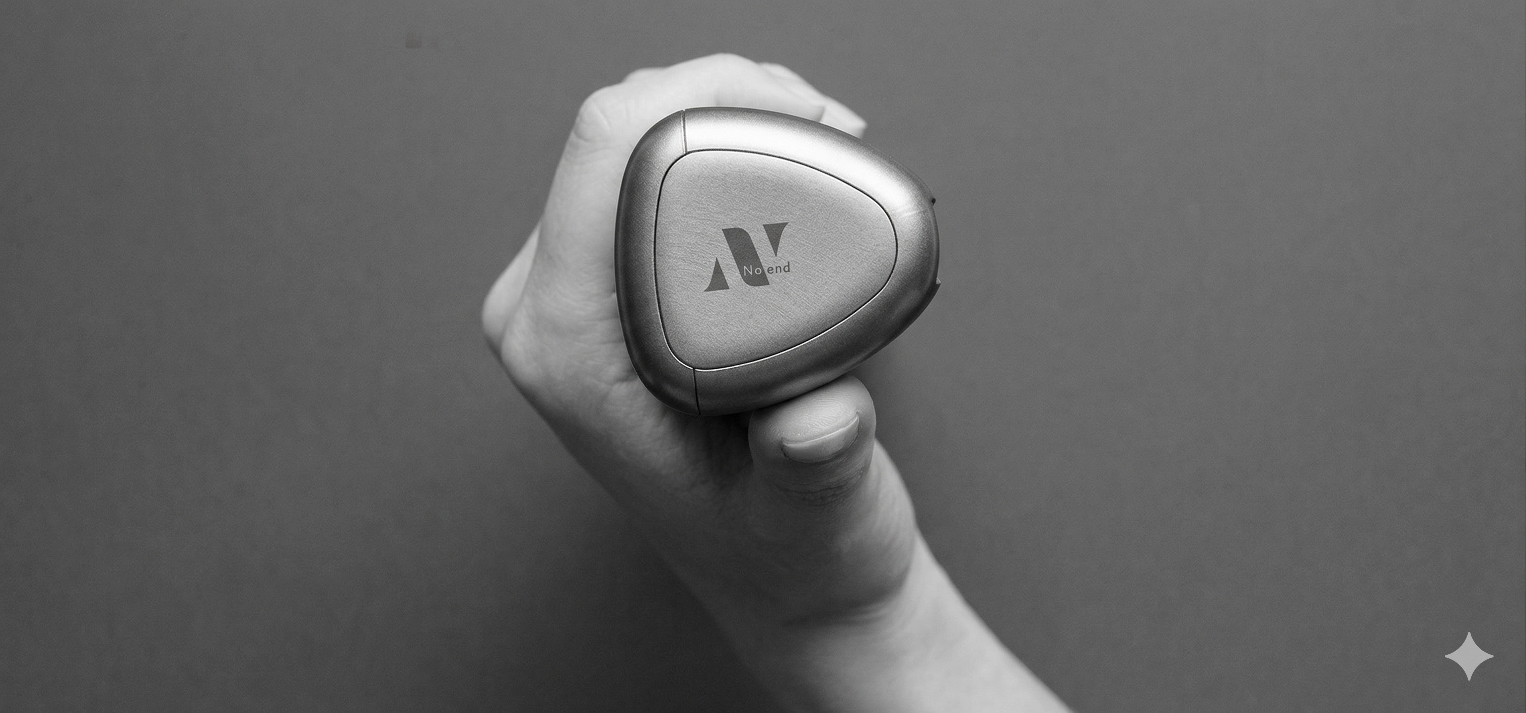 Noend Air Blow held in hand